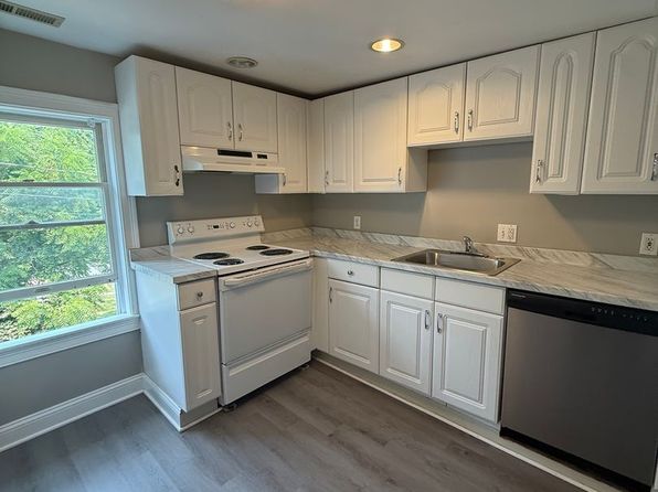 625 Main St APT 3