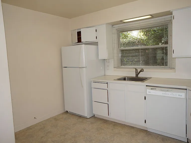 6228 SE Belmont St — Photo 9