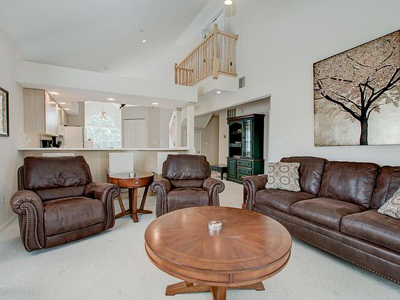 2nd image of 235 Meadow Brk #6