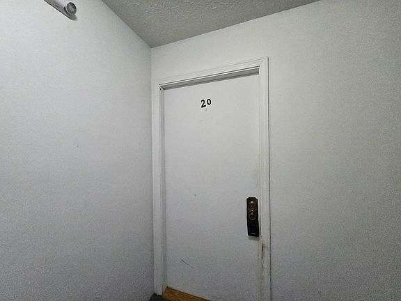 3rd image of 1450 Wood Dr #20