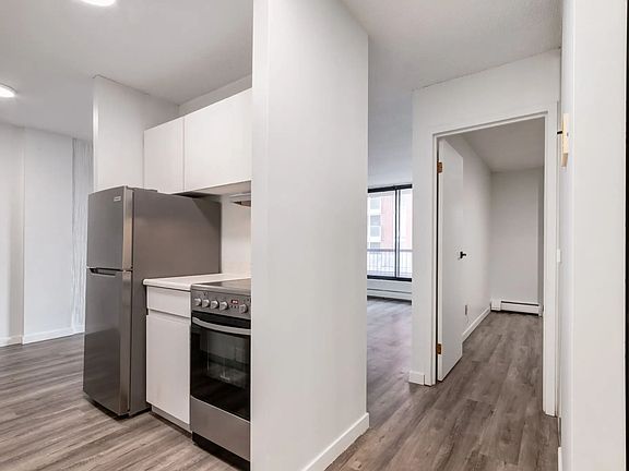 2nd image of 115 25th Ave SW #403