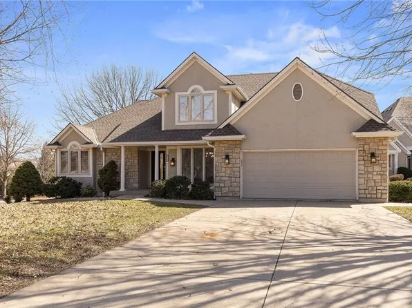 6115 N Kensington Ct, Gladstone, MO 64119