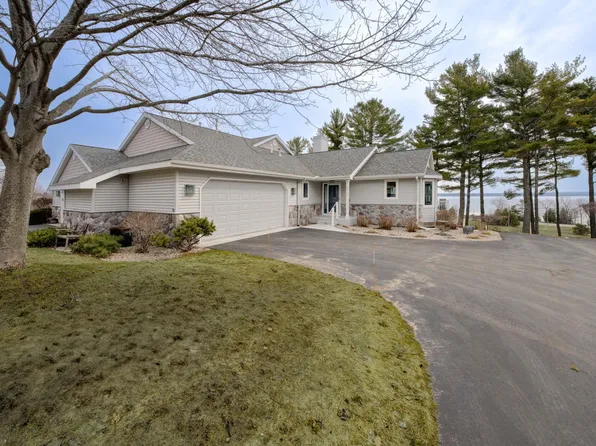 8563 Eastbeach Trl, Traverse City, MI 49686