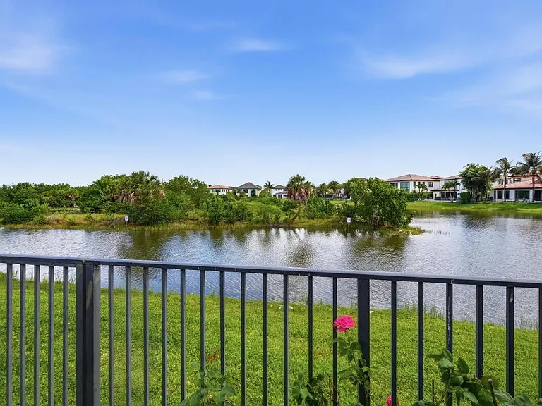 11415 Watercrest Cir E — Photo 106