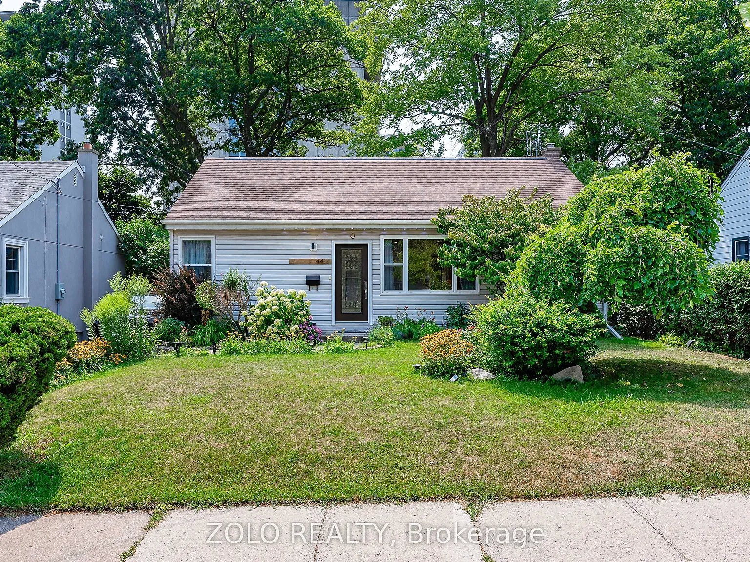 4 bed, $3,950 — Photo 1