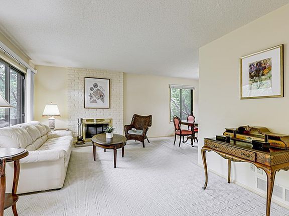 5th image of 2252 Wildwood Cir