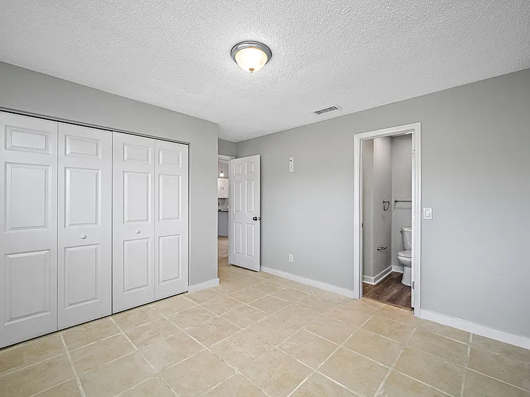 The Flats at Tarpon Springs — Photo 11