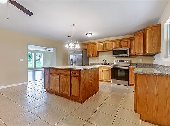 4th image of 3313 Blanchard Dr