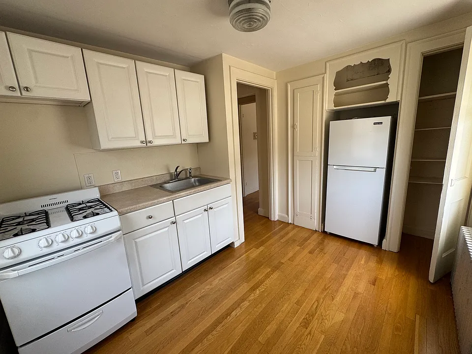 37-4 Appleton St #5
