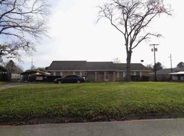 1st image of 211 Bonita St