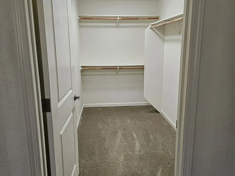 Diamond Creek Apartment — Photo 38