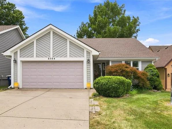 8504 NW Chatham Ave, Kansas City, MO 64154