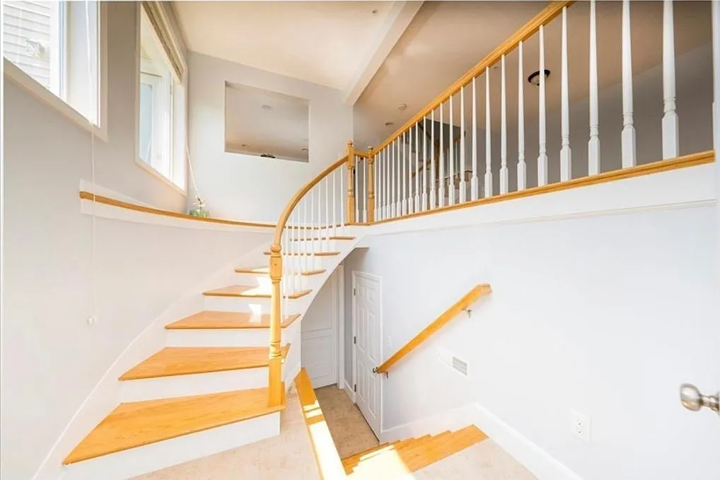 3 bed, 2.5 bath, 2000 sqft, $3,400 — Photo 2