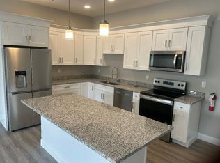 1093 Elmwood Ave #8, Providence, RI 02907