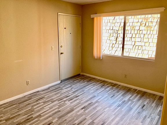 4th image of 4036 Louisiana St #13