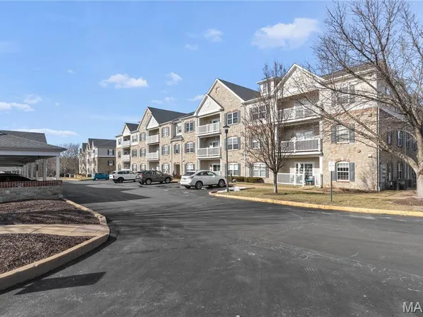 1 Monarch Trace Ct APT 301, Chesterfield, MO 63017