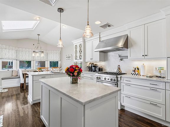 5th image of 33 Birchwood Park Drive