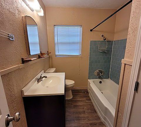 3rd image of 3119 Bolivar St
