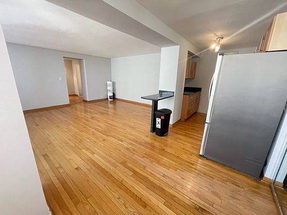 4th image of 3950 N Lake Shore Dr #1320D