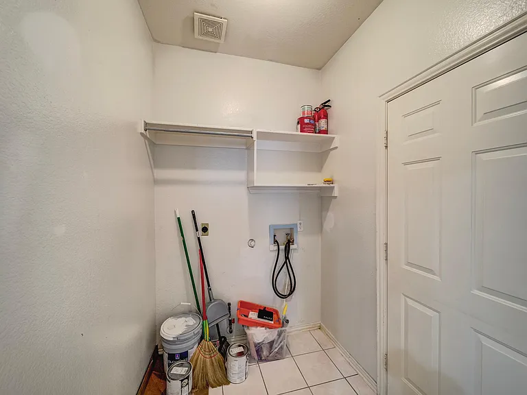 4618 Devonshire Dr — Photo 25