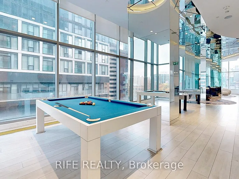 251 Jarvis St #830 — Photo 43