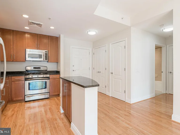 525 N Fayette St #420 — Photo 6