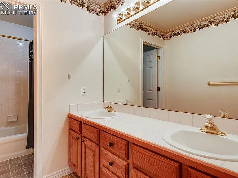 8303 Old Exchange Dr — Photo 15