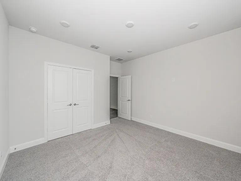 727 Mahogany Ln — Photo 21
