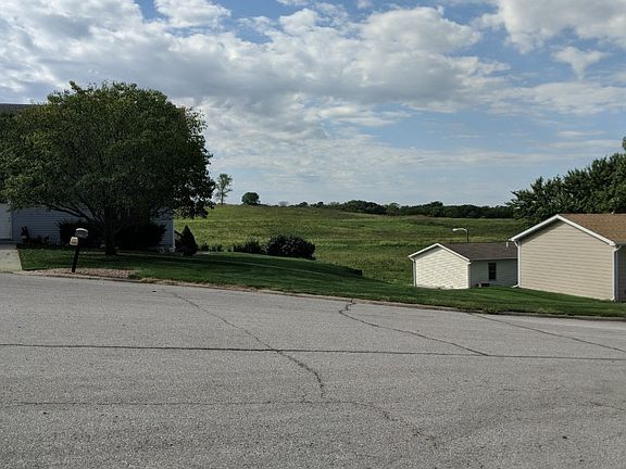 4th image of 135 Timberlane Cir
