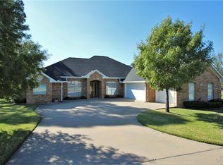 1326 Kiowa Dr E, Lake Kiowa, TX 76240