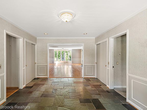 2nd image of 674 Rudgate Rd