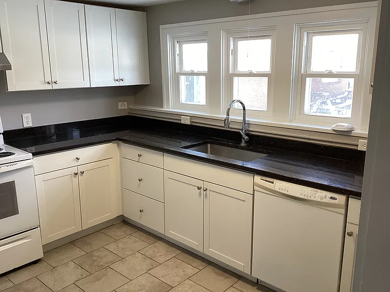 109A E River Rd #109A — Photo 3