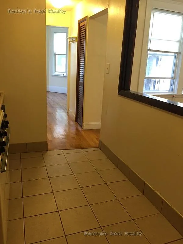 1 bed, 1.0 bath, $2,350 — Photo 3