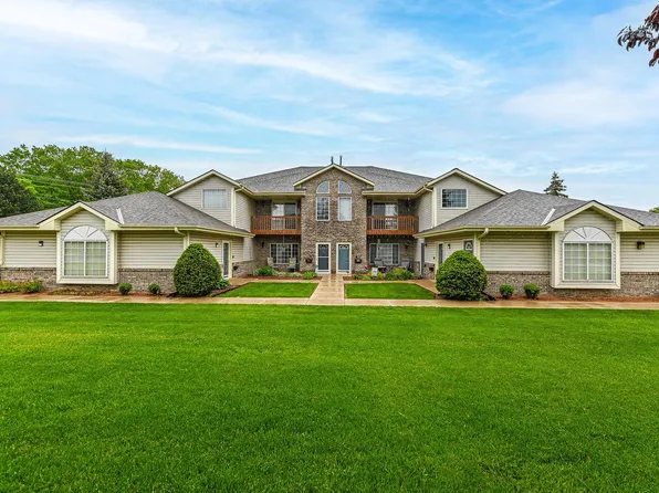 17650 West Lincoln AVENUE, New Berlin, WI 53146