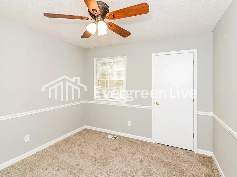 7382 Grovewood Dr — Photo 12