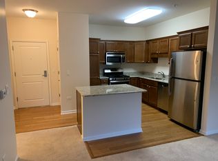 2220 Founders Dr #P101, Northbrook, IL 60062