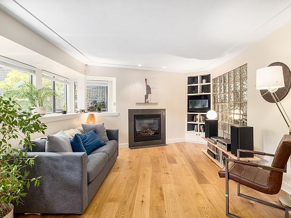 5th image of 1155 W 10th Ave #1