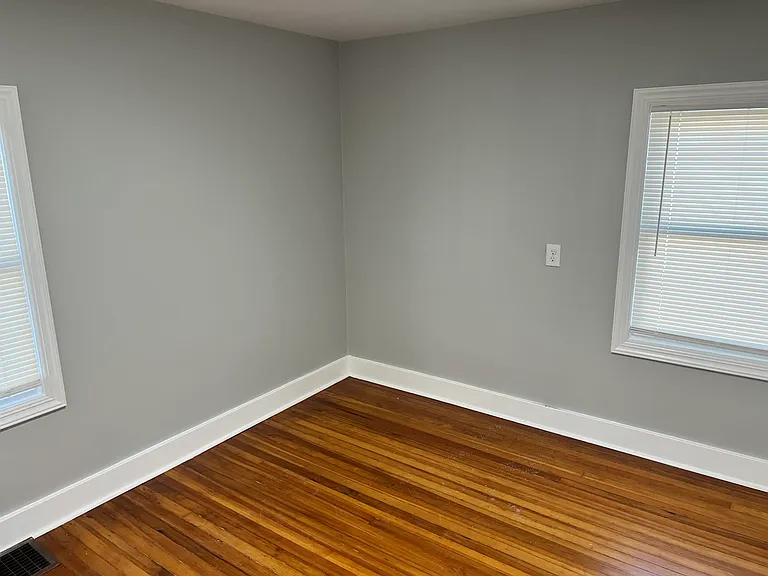 7942 Drexel St — Photo 10