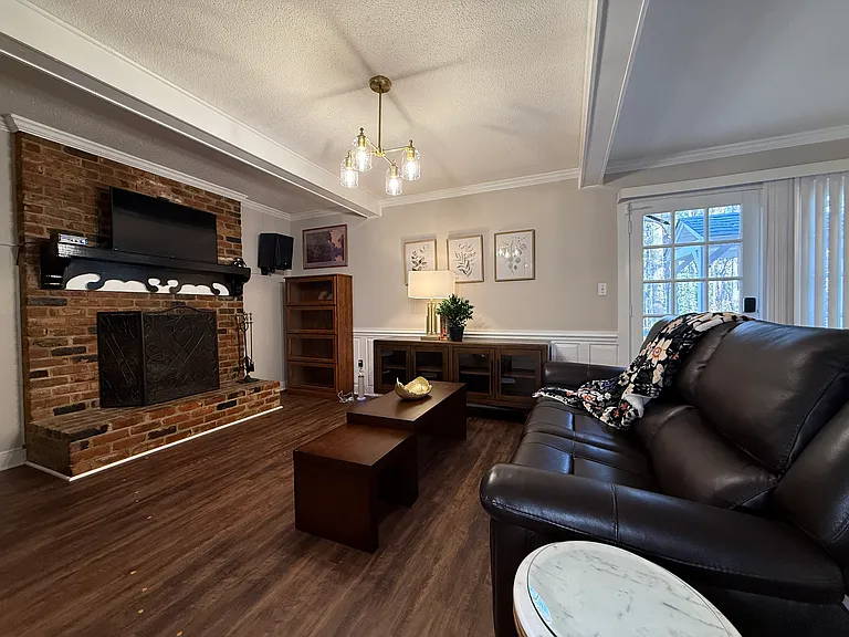 505 Westbrook Dr — Photo 11