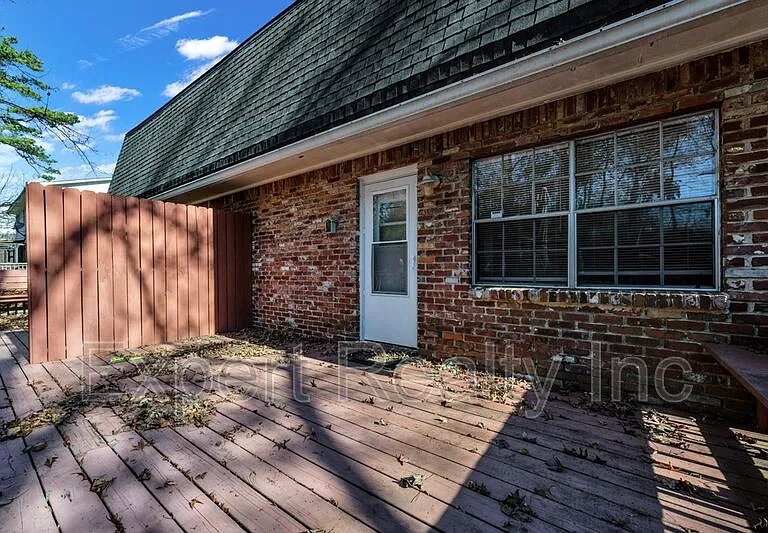822 Linbard Ln — Photo 20