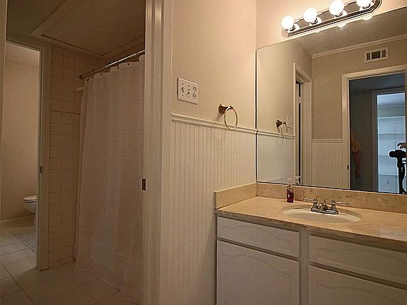 4th image of 505 Westcott St APT 306