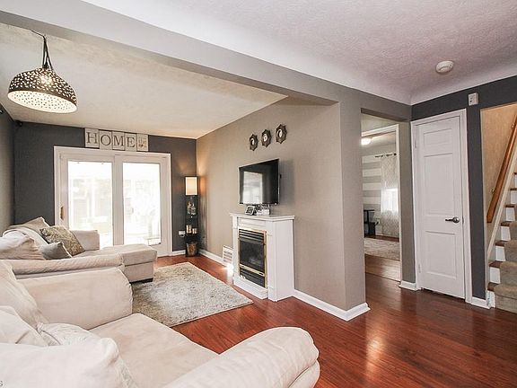 2nd image of 586 Huntmere Dr