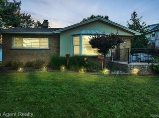 2104 Middlebelt Rd, West Bloomfield, MI 48324