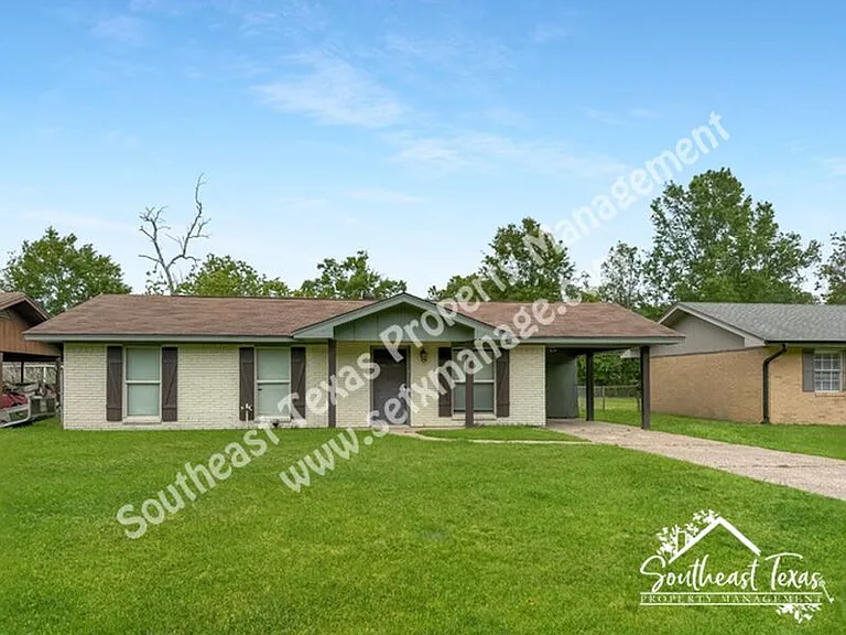 290 Beach St — Photo 1