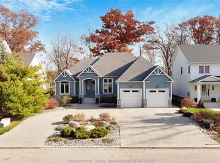 295 Crystal Bay Dr, Amherstburg, ON N9V 4A6