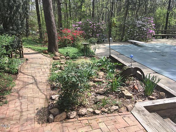 3rd image of 94 Cedar Hills Cir
