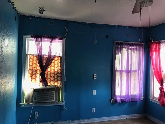 4th image of 1202 E Filmore Ave