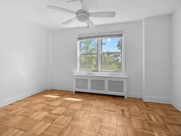 4525 Henry Hudson Parkway West image 10 of 22