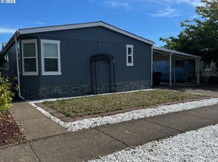 2071 Donnelly Dr, Springfield, OR 97477