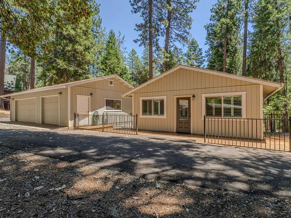 16932 McKenzie Dr